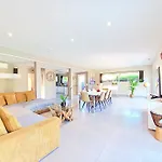 Elegante Villa-Piscine-Petanque-Tout Confort