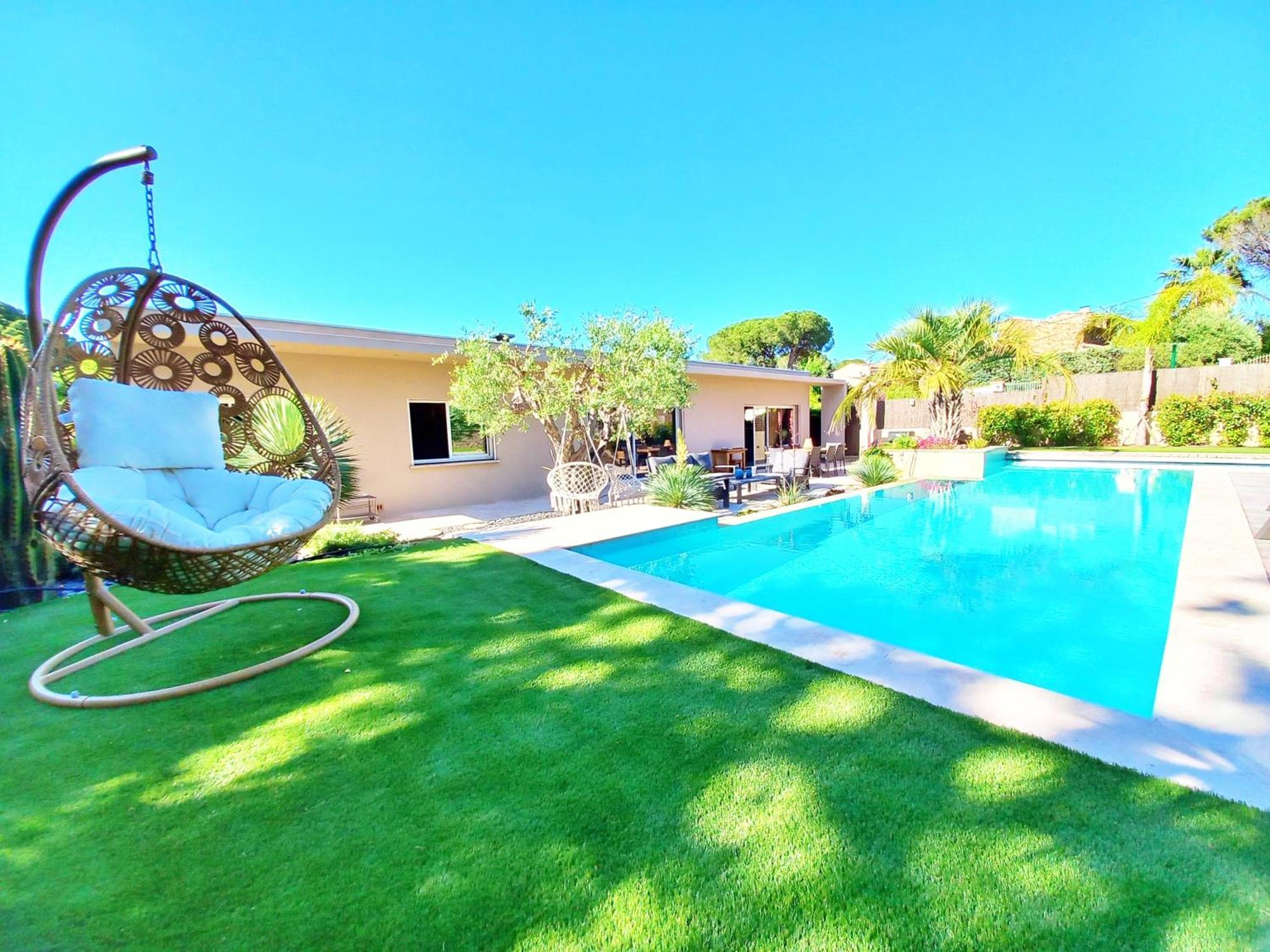 Elegante Villa-piscine-petanque-tout Confort
