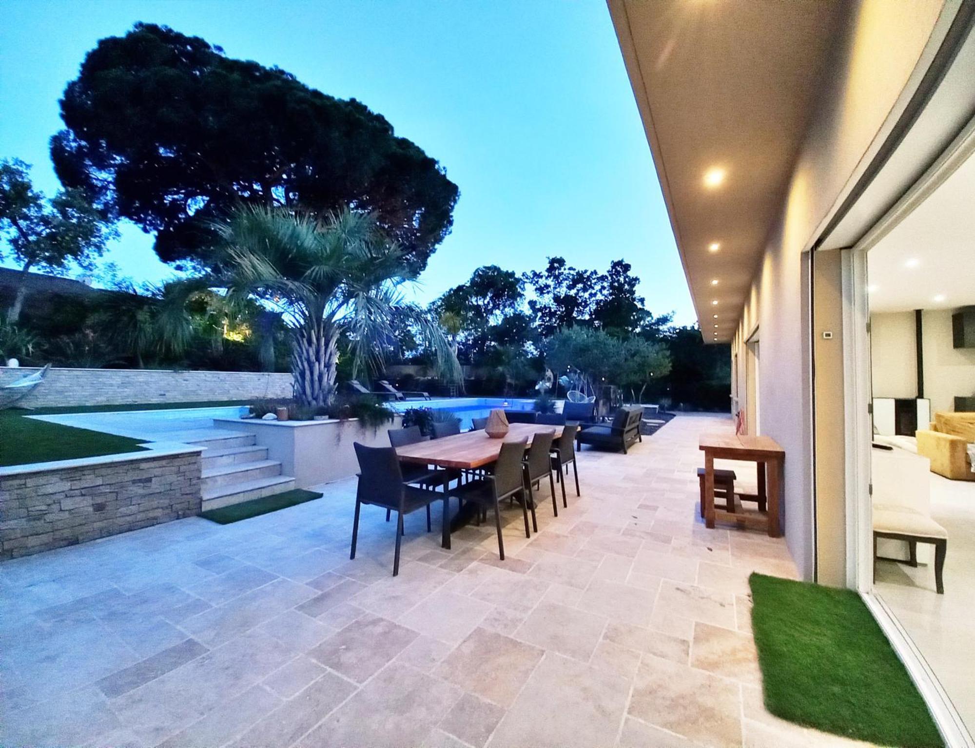 Elegante Villa-piscine-petanque-tout Confort